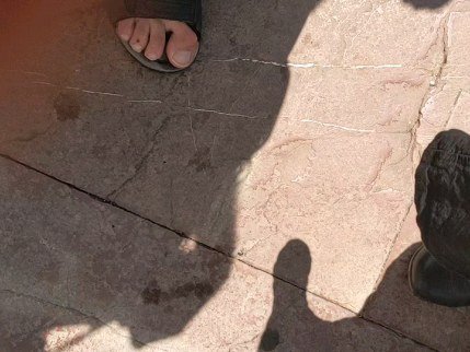 Our magnificent students spontaneously break out into Aquinas' Pange Lingua in Orvieto, where he wrote it, ignoring the 20 Ferraris parked in front of them.  #romeinstituteofliberalarts #sjc #utaustin #SMC